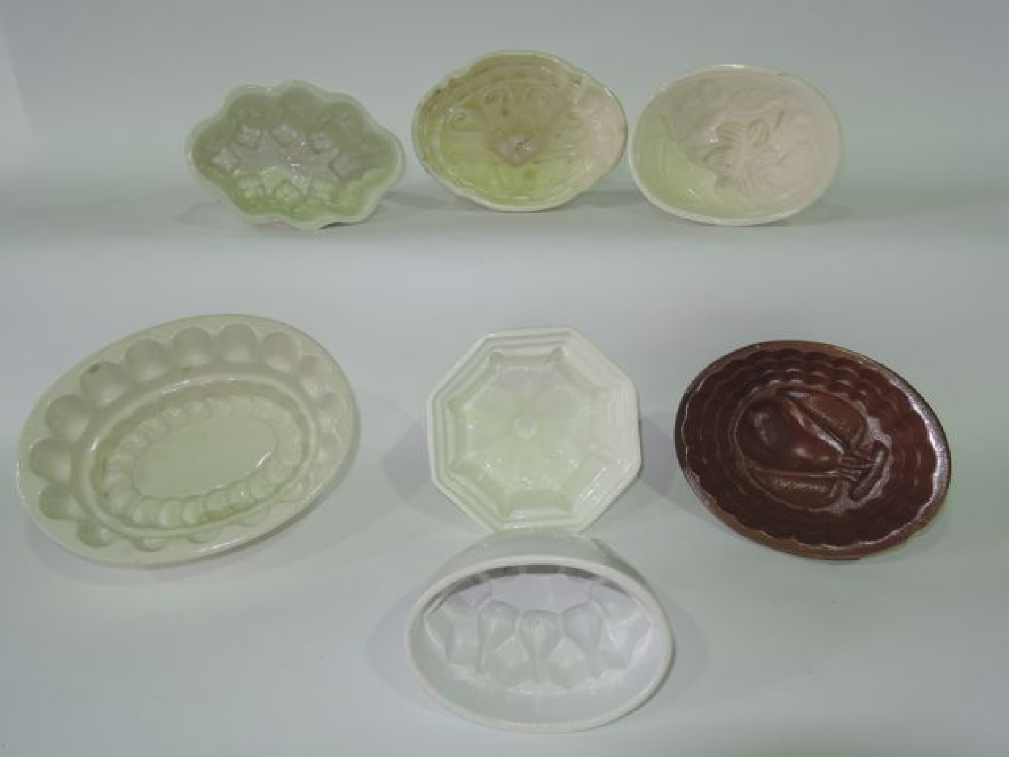 Appraisal: A collection of thirteen th century and other jelly moulds