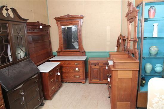 Appraisal: THREE PIECE VICTORIAN BEDROOM SET Walnut with burl accents reeded