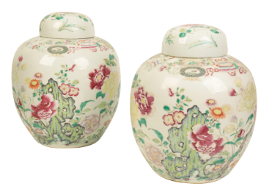 Appraisal: A PAIR OF CHINESE FAMILLE ROSE JARS AND COVERS Qing