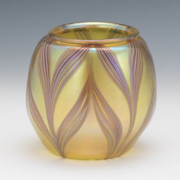 Appraisal: ORIENT AND FLUME PULLED FEATHER VASE x Iridescent pulled feather