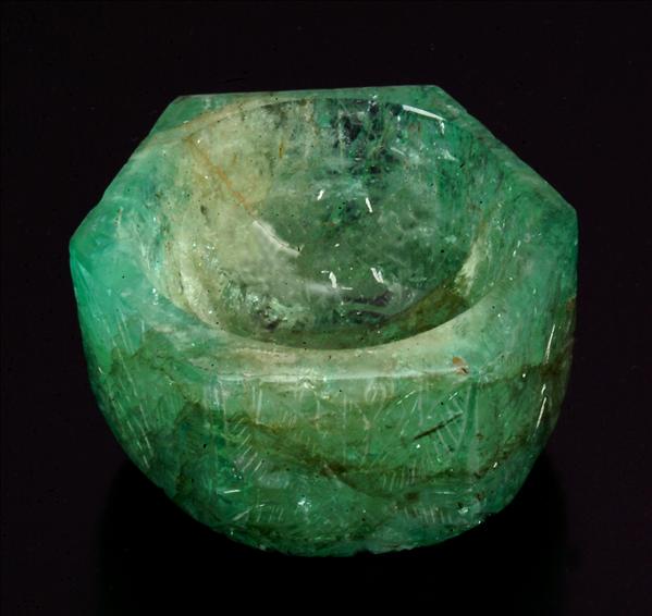 Appraisal: An emerald hexagonal small bowl carved in Mughal style with