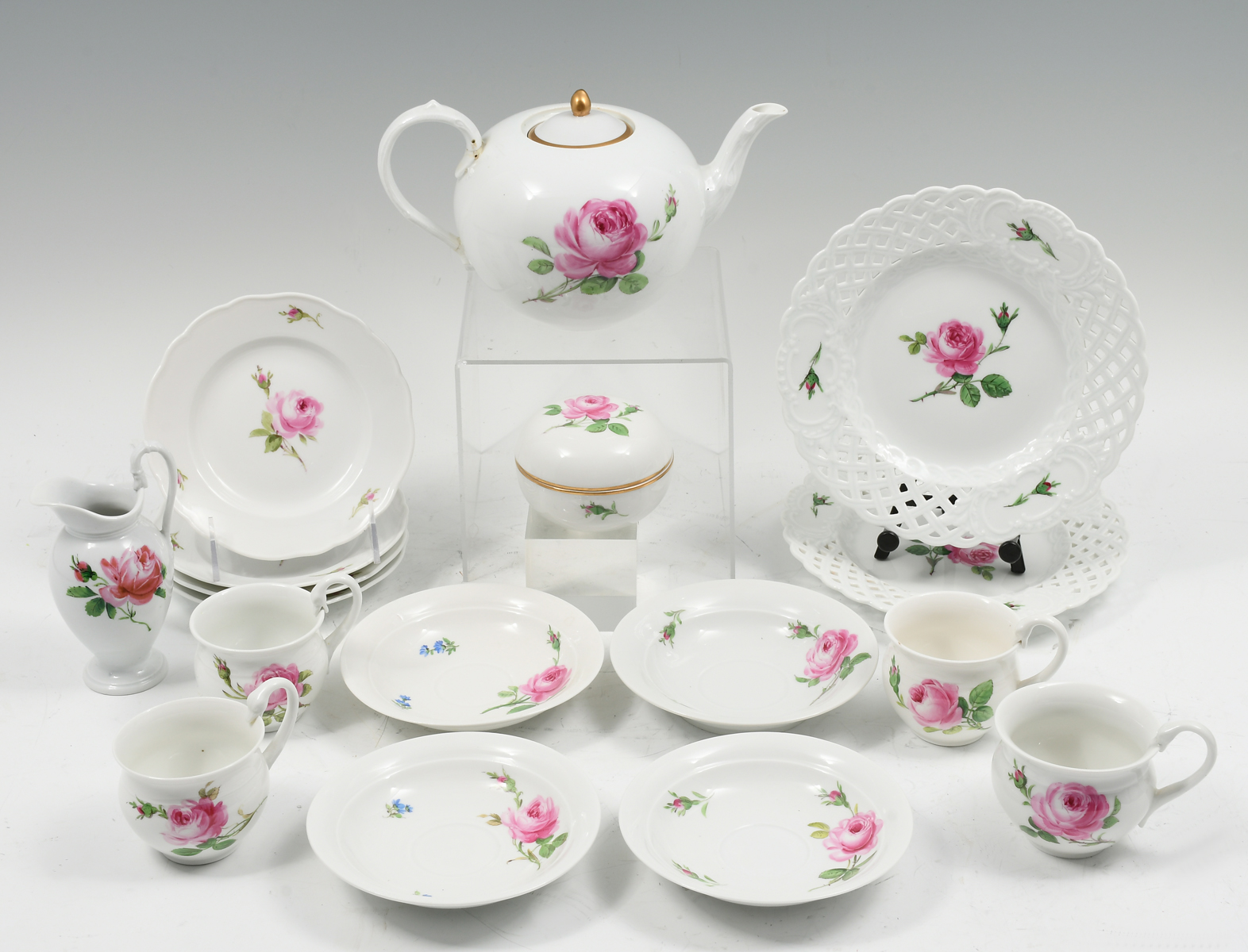 Appraisal: PC MEISSEN PORCELAIN TEA SET Comprising - Tea cups -