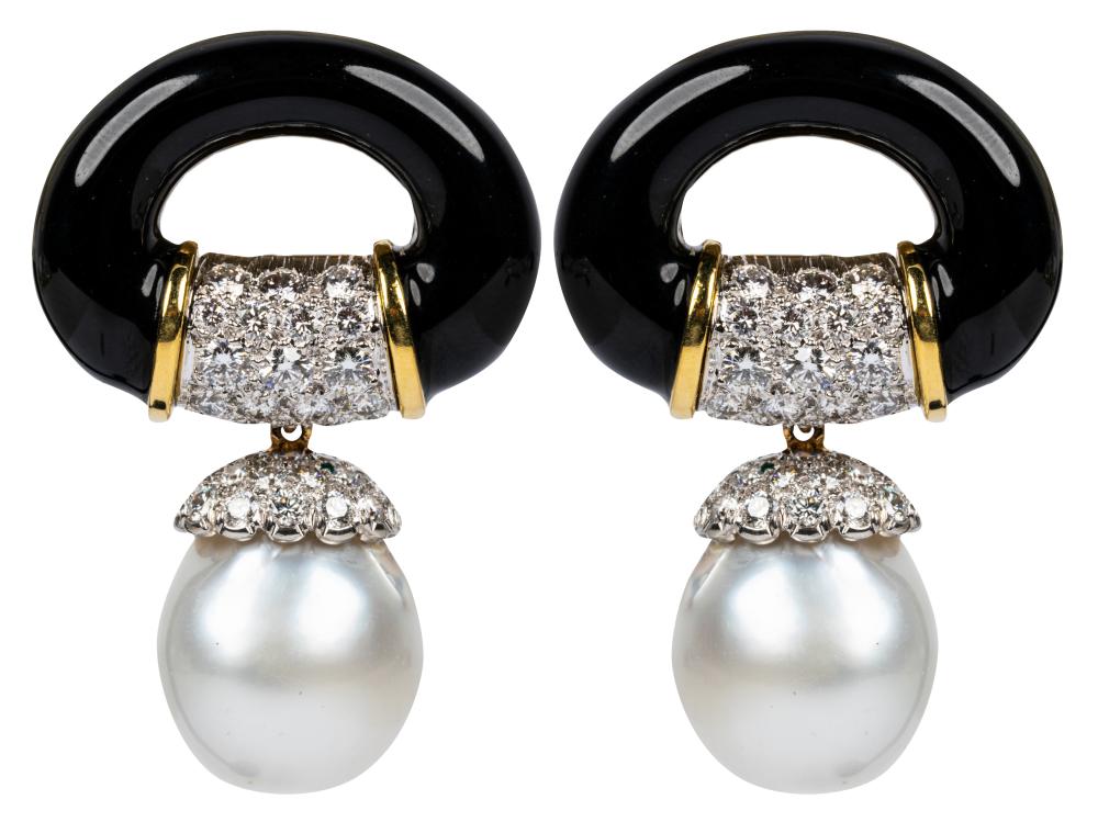 Appraisal: PAIR OF DAVID WEBB KARAT YELLOW GOLD PLATINUM DIAMOND PEARL