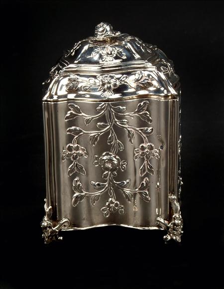 Appraisal: An early George III silver shaped square tea caddy by