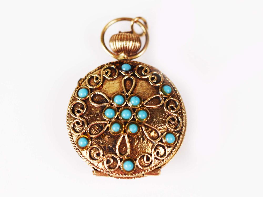 Appraisal: KT YELLOW GOLD AND TURQUOISE BEAD LOCKETStamped kt x in