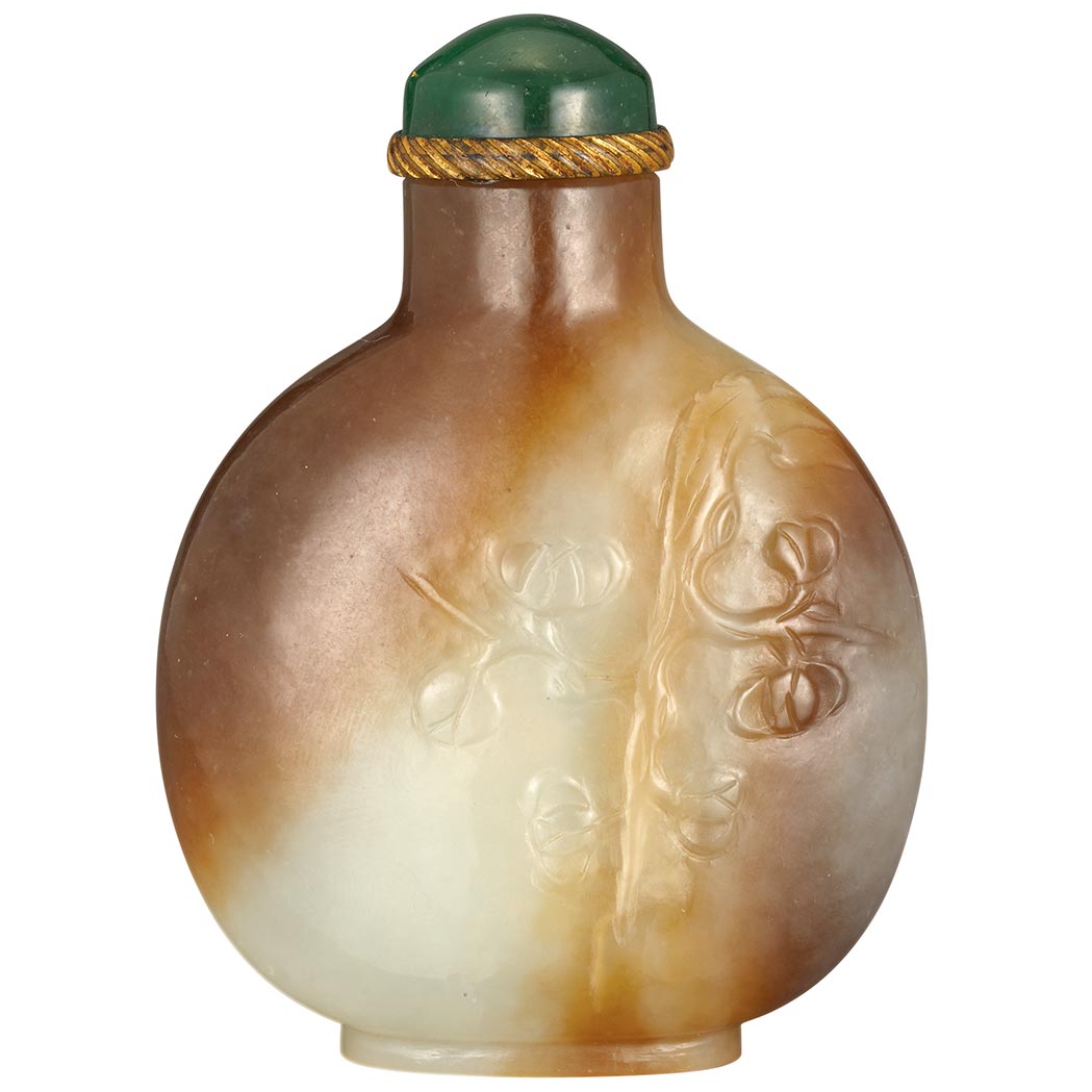 Appraisal: Chinese Jade Snuff Bottle th Century The round shape worked