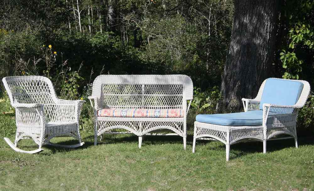 Appraisal: PCS BAR HARBOR WICKER - Bar Harbor Style Wicker Loveseat