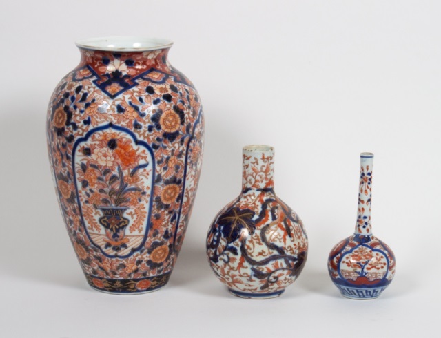 Appraisal: Three Japanese Imari vases fourth quarter- th century comprising baluster