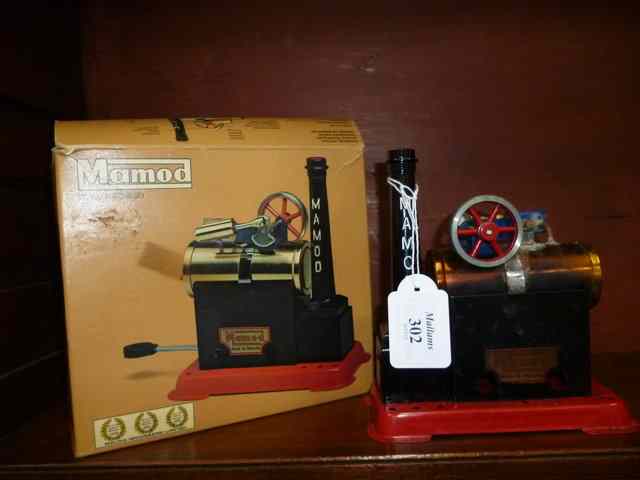 Appraisal: A MAMOD STATIONARY STEAM ENGINE SP-