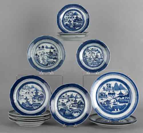 Appraisal: Fourteen Chinese export porcelain Canton plates and shallow bowls largest