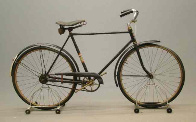 Appraisal: Wartime Dayton colonial badged sports touring light weight bicycle c