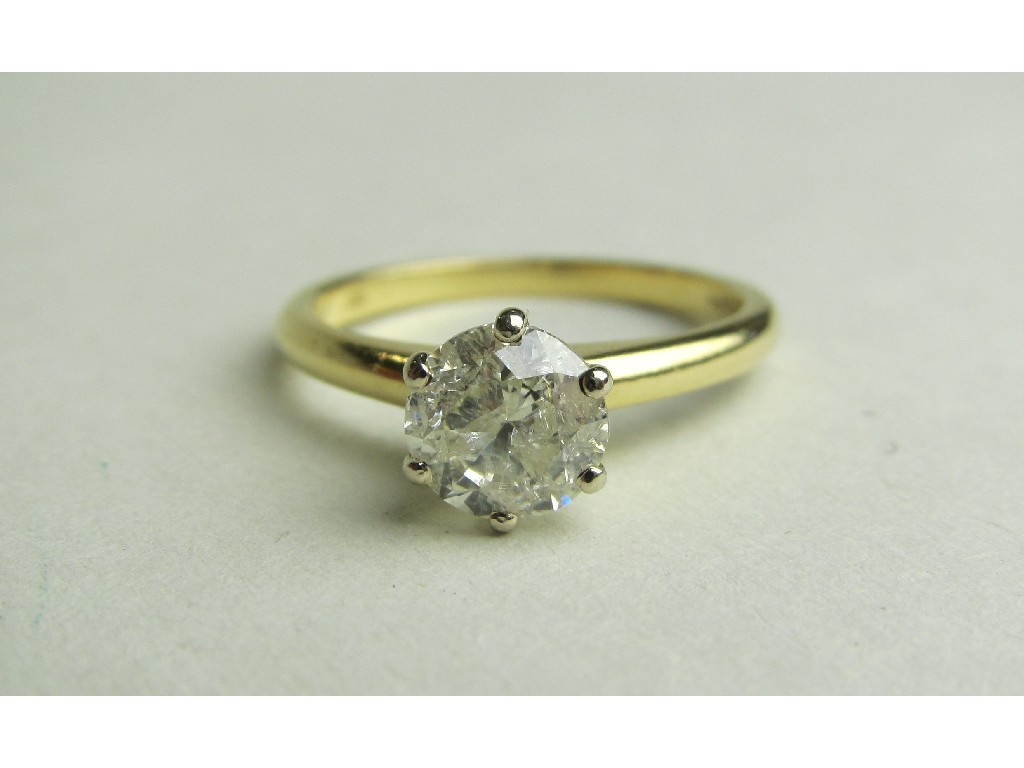 Appraisal: Eighteen carat gold diamond solitaire ring with brilliant cut diamond