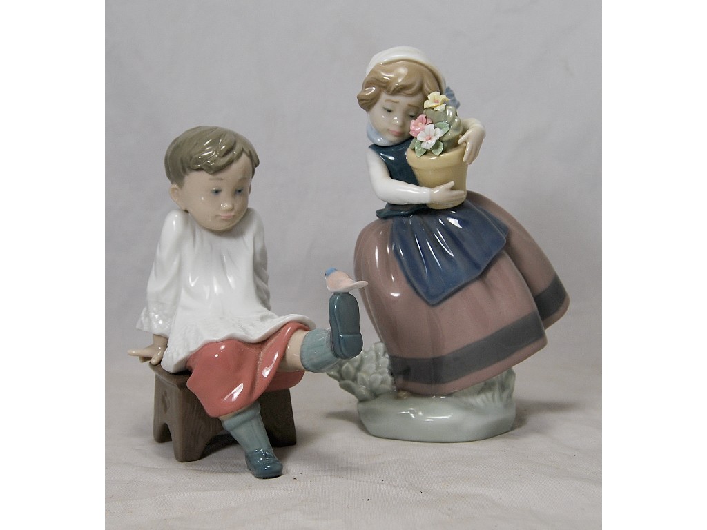 Appraisal: Two Lladro figure 'Talk to Me' no and 'Linda con