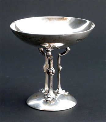 Appraisal: A Pearce and Sons silver tazza domed foot supporting tripod