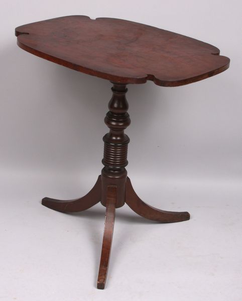 Appraisal: Early th C mahogany tilt-top tableEarly th Century mahogany tilt-top