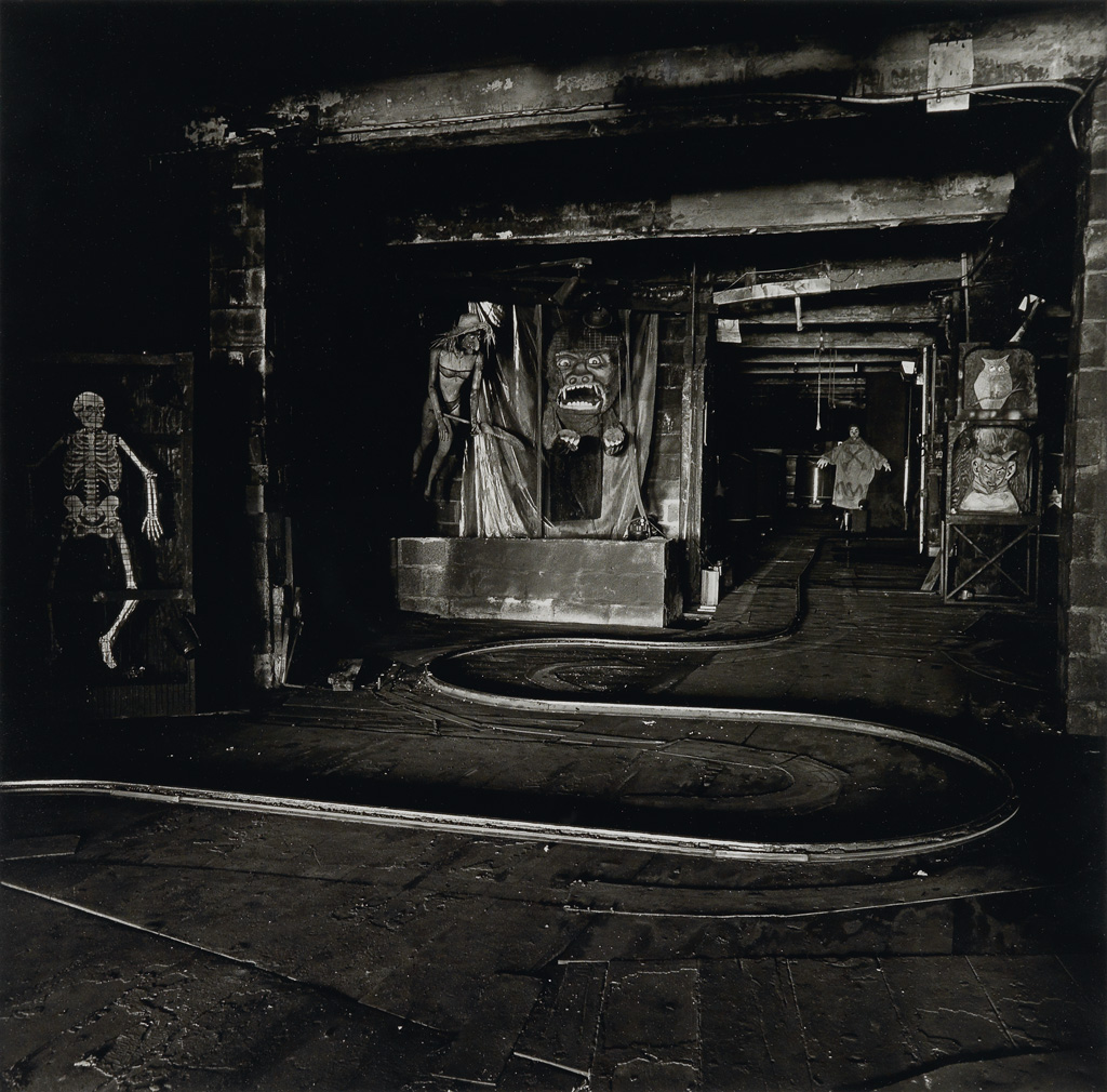 Appraisal: DIANE ARBUS - NEIL SELKIRK - The House of Horrors