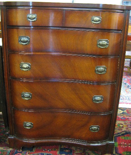 Appraisal: FEDERAL STYLE MAHOGANY CHEST OF DRAWER Drexel Furniture Co mid