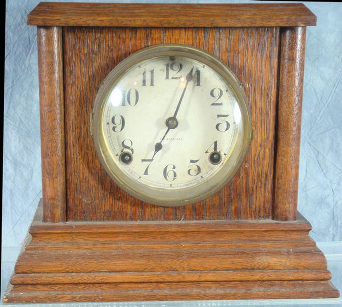 Appraisal: Ingraham oak mantle clock t s runs strikes h no