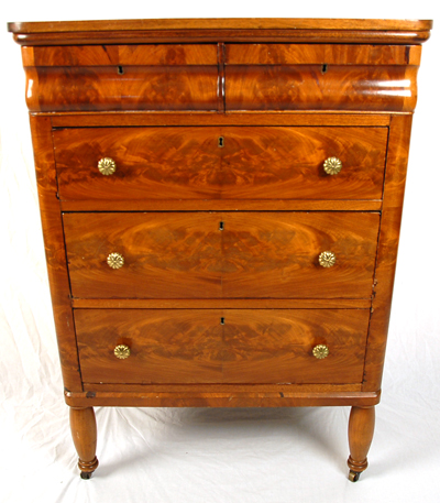 Appraisal: An E th C Small Mahogany Chest of Drawers the