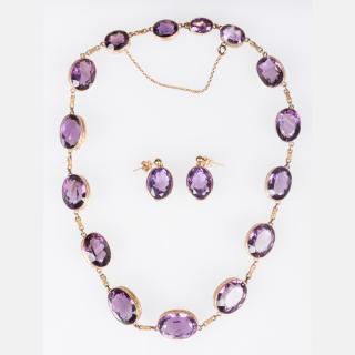 Appraisal: A kt Yellow Gold and Amethyst Necklace Set with oval