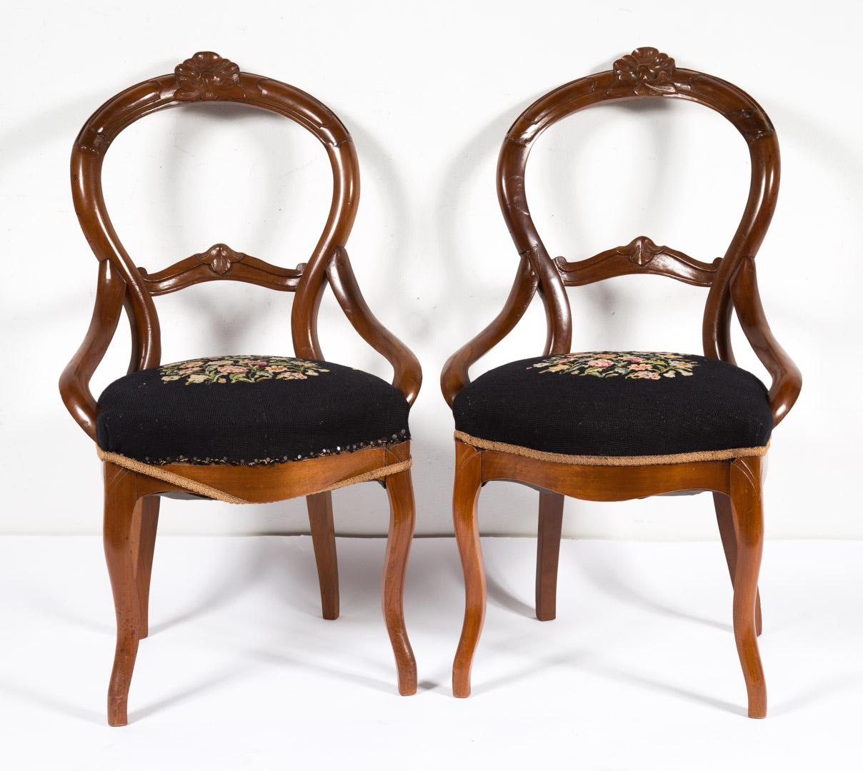 Appraisal: Pair of Victorian side chairs Undernumber