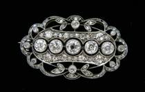 Appraisal: An Edwardian Diamond Brooch European a period platinum brooch not