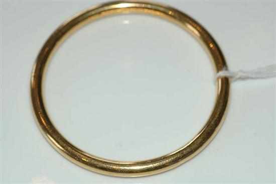 Appraisal: A GOLD LINED BANGLE