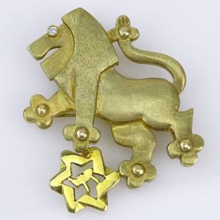 Appraisal: Vintage Karat Yellow Gold Lion Pendant Brooch with Star of