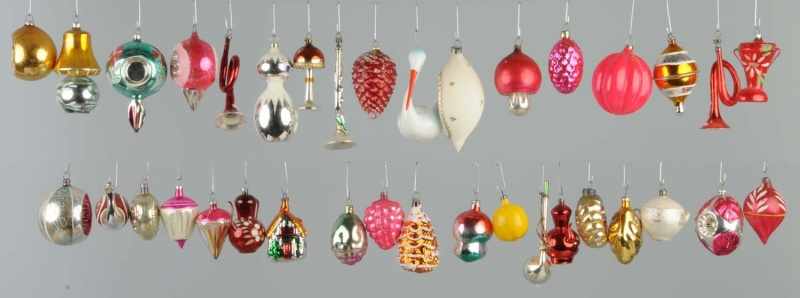 Appraisal: Lot of Christmas Ornaments Description Includes swan pine cones bird