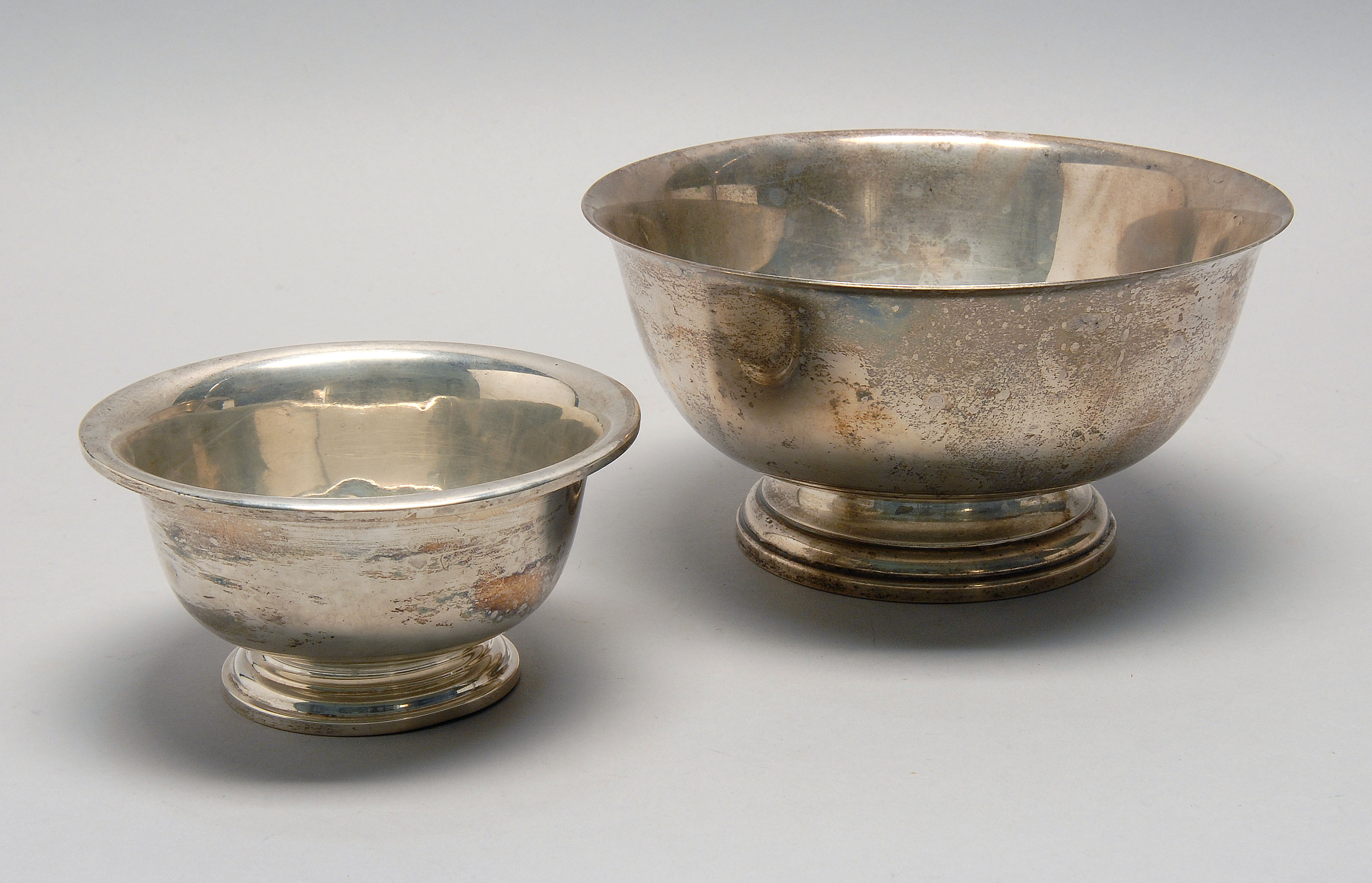 Appraisal: TWO AMERICAN STERLING SILVER PAUL REVERE-STYLE BOWLS th CenturyNot monogrammed