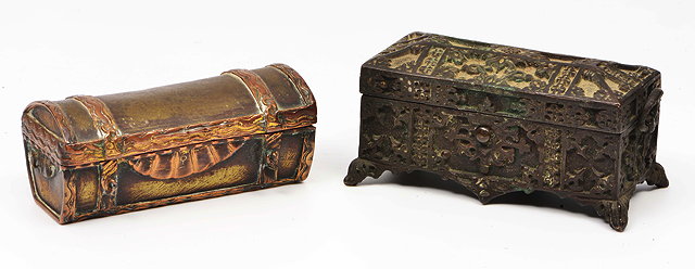 Appraisal: AN ANTIQUE MINIATURE CAST BRONZE CASKET cm wide together with