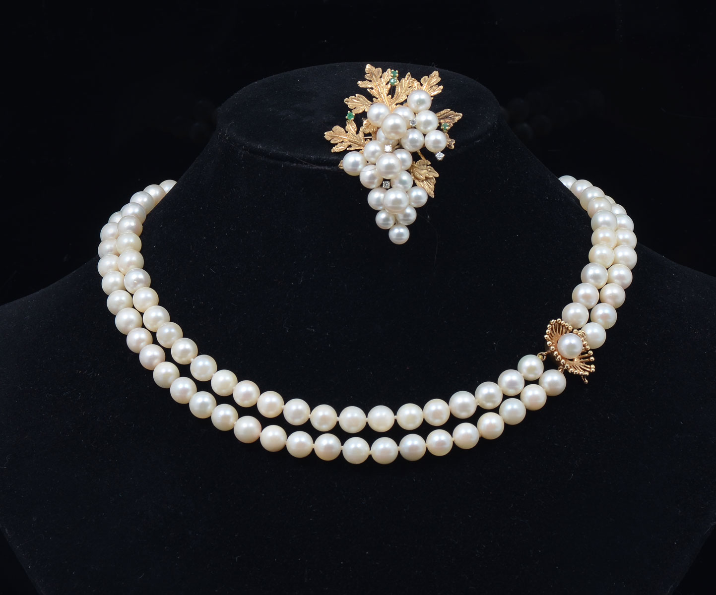 Appraisal: K PEARL BROOCH STRAND PEARL NECKLACE K cluster cultured pearl