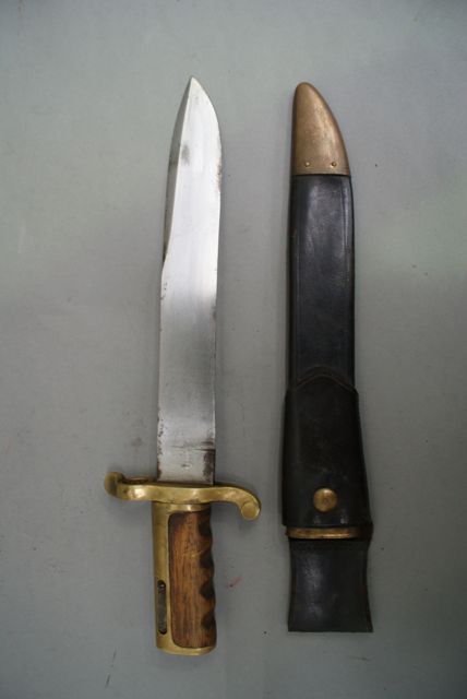 Appraisal: A US Navy model Dahlgren knife bayonet inch blade marked