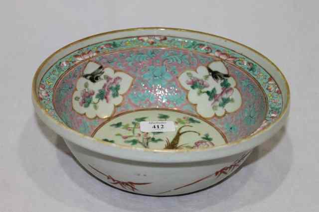 Appraisal: A CHINESE FAMILLE ROSE DECORATED CIRCULAR BOWL decorated in enamels