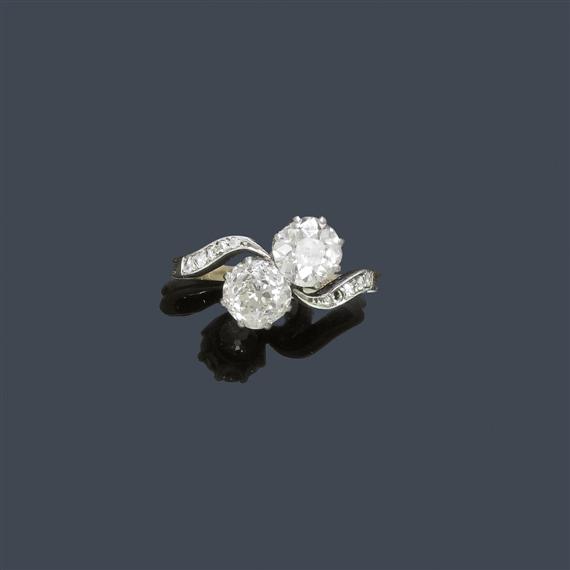 Appraisal: A DIAMOND RING circa Platinum and pink gold A classic