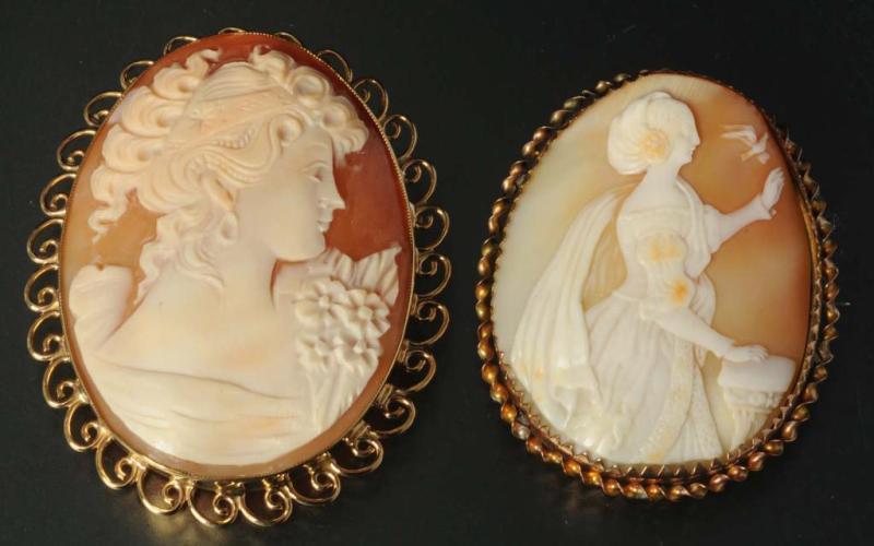 Appraisal: Lot of Antique Cameo Pins Description Probably in gold but