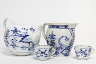 Appraisal: Blue Onion Porcelain incl Meissen Comprising a vintage marked Meissen