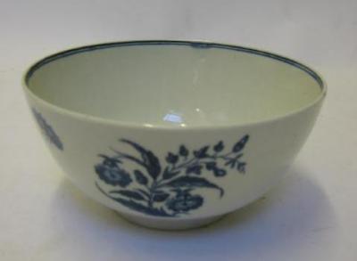 Appraisal: A FIRST PERIOD WORCESTER PORCELAIN SLOP BASIN printed in the