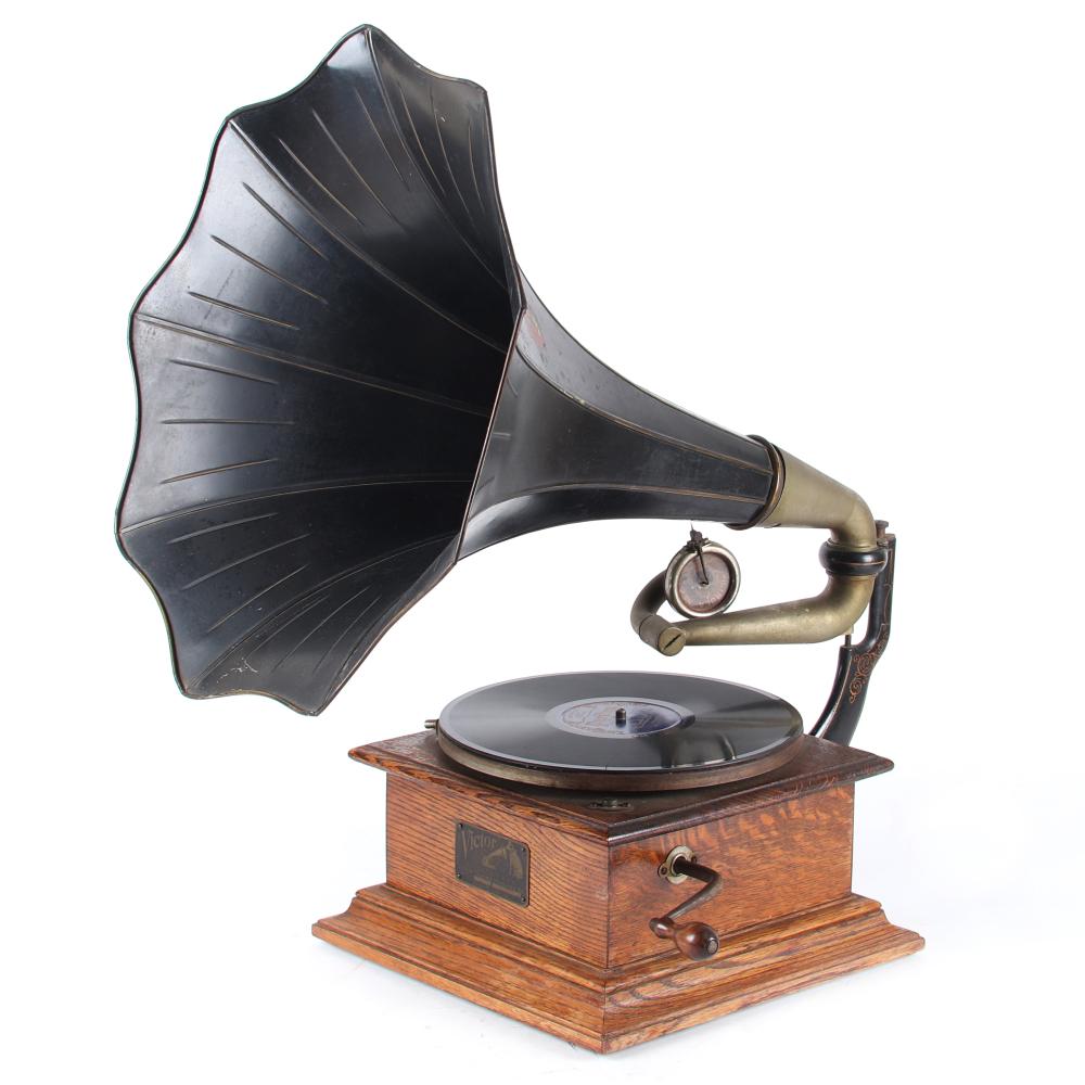 Appraisal: VICTOR TALKING MACHINE V-I - HIS MASTER'S VOICE VICTROLA PHONOGRAPH