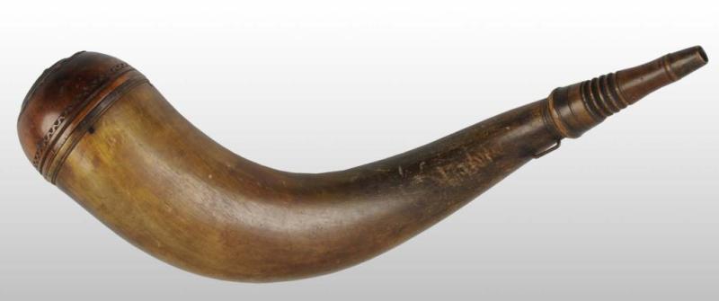 Appraisal: York County-Type Powder Horn Description Original screw tip domed end-plug