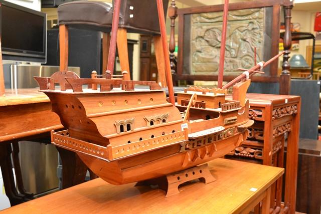 Appraisal: A MODEL TIMBER BOAT