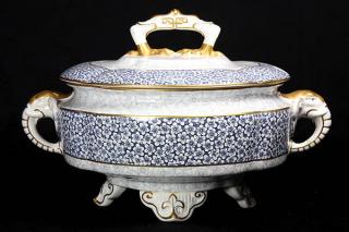 Appraisal: Royal Worcester porcelain covered tureen Royal Worcester porcelain covered tureen