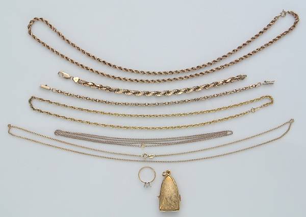 Appraisal: A collection of k gold chains and pendant k gold