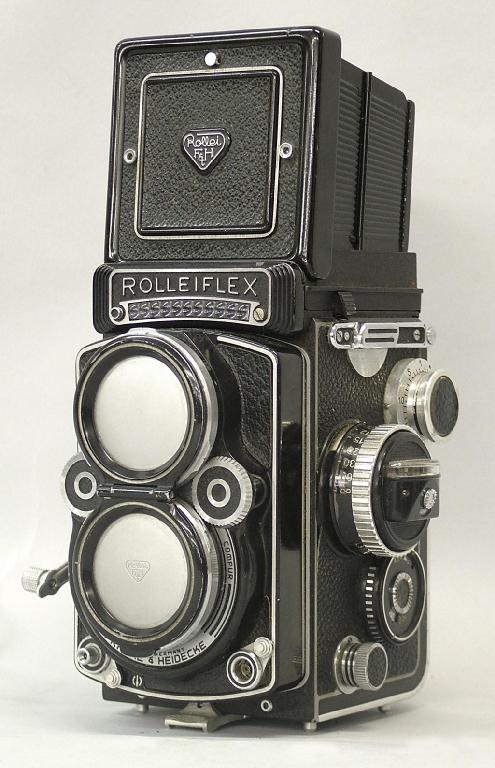 Appraisal: Franke Heidecke 'Rolleiflex' F camera with Carl Zeiss Planar lens