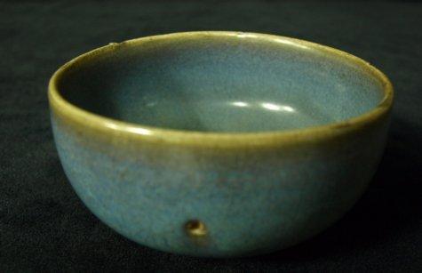 Appraisal: A Sung Chun yao porcellanous straight sided bowl of deep