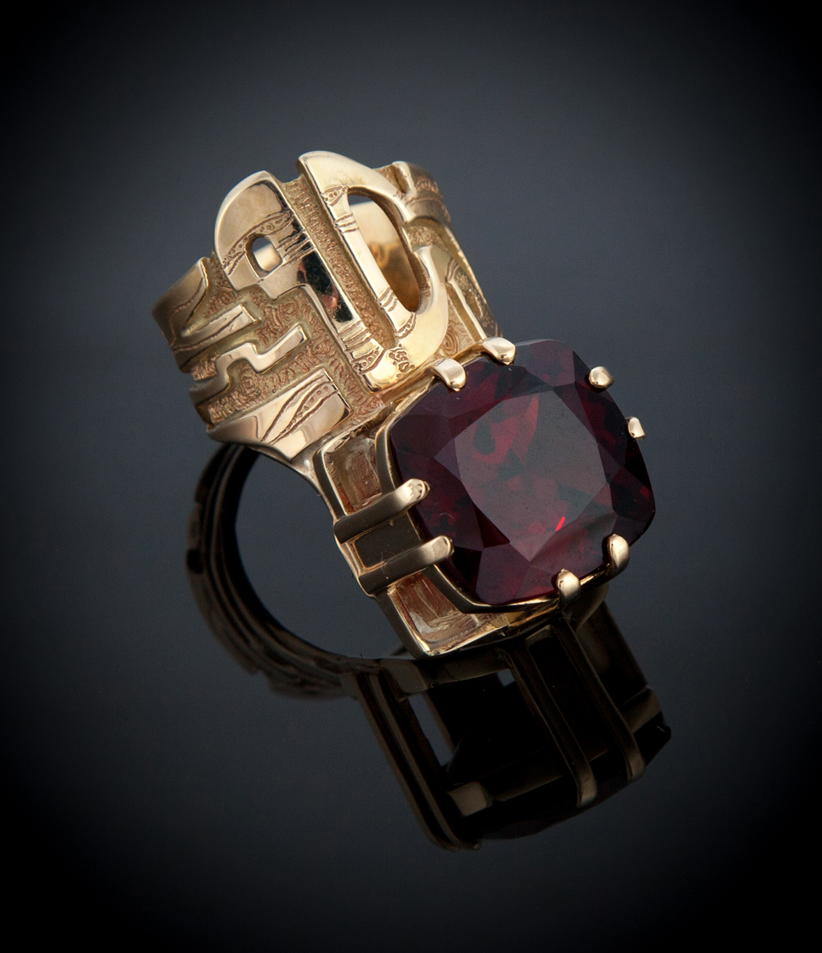 Appraisal: CUSTOM DESIGNED HAND MADE GOLD AND GARNET RING MARY ANN