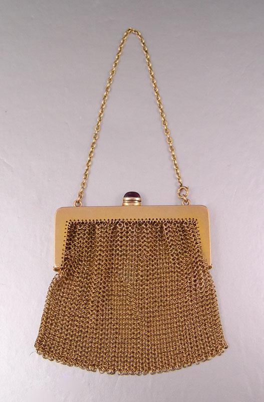 Appraisal: K GOLD CHAIN MAIL PURSE K yellow gold chain mail