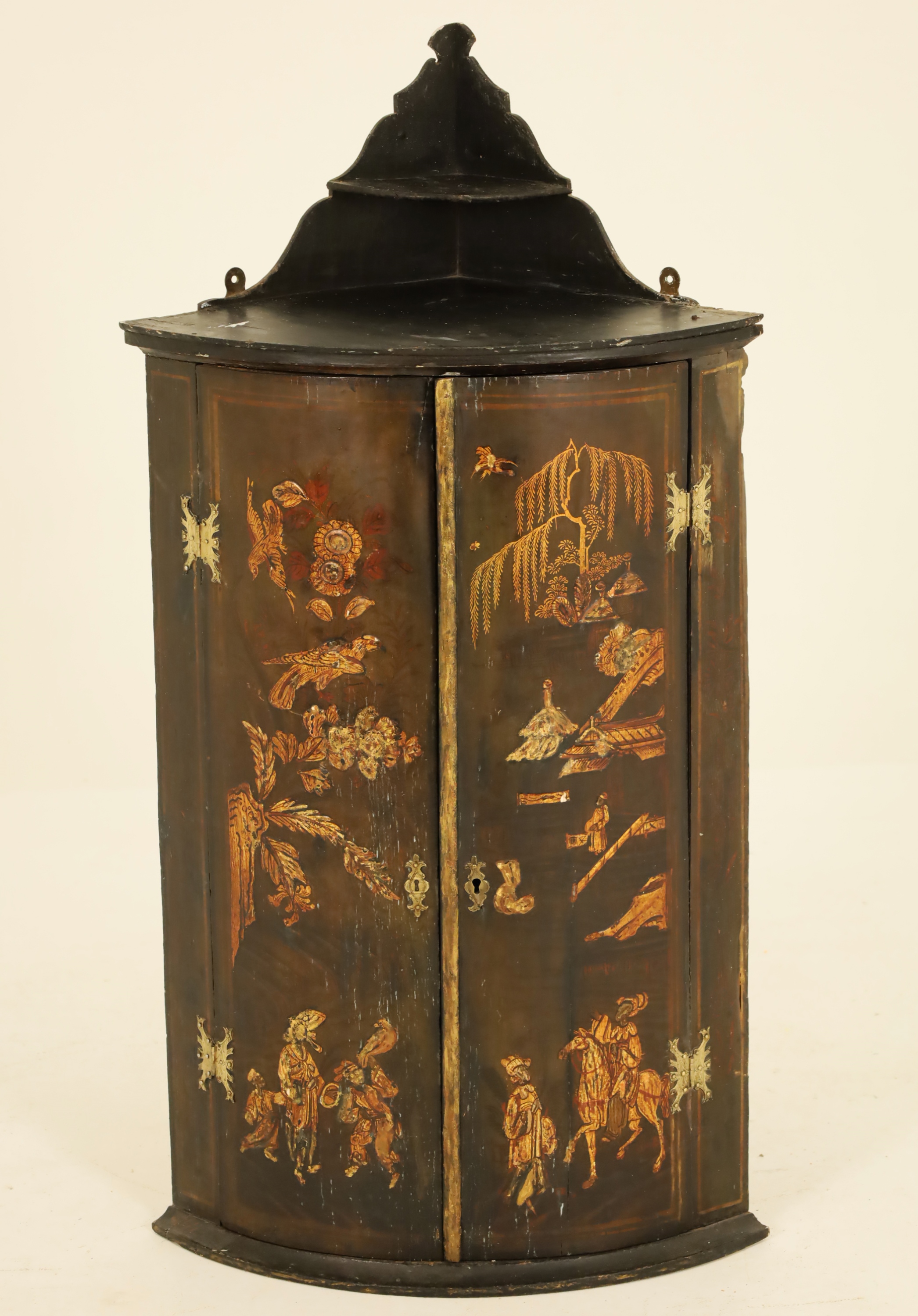 Appraisal: CHINOISERIE LACQUERED HANGING CORNER CUPBOARD Black and gold Chinoiserie lacquered