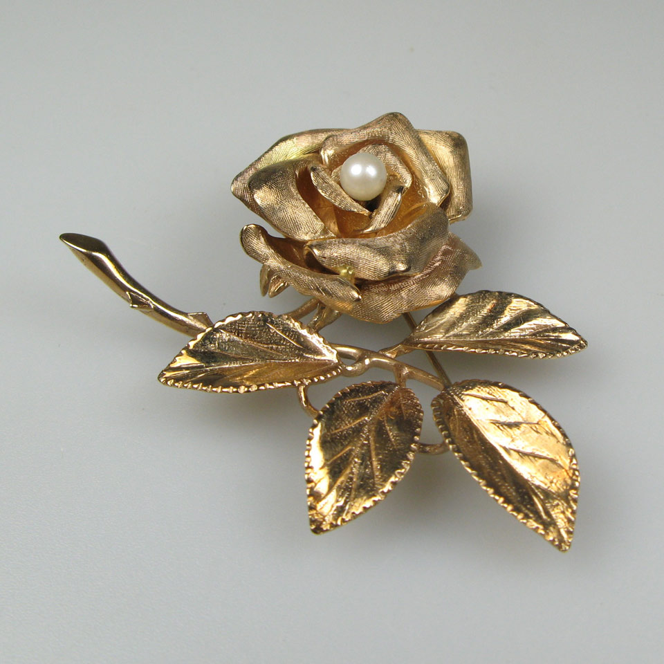 Appraisal: Birks k Yellow Gold Floral Brooch set with a cultured