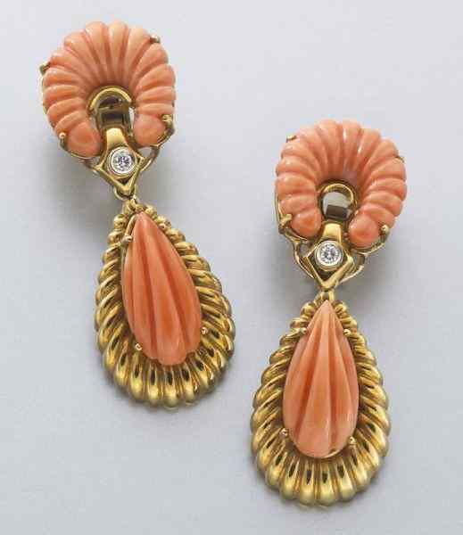 Appraisal: K gold Van Cleef and Arpels coral earringsfeaturing four scalloped